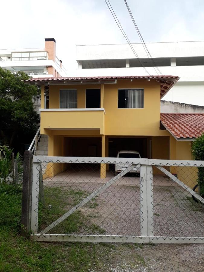 Casa De 2 Quartos No Centro De บอมบินญัส ภายนอก รูปภาพ