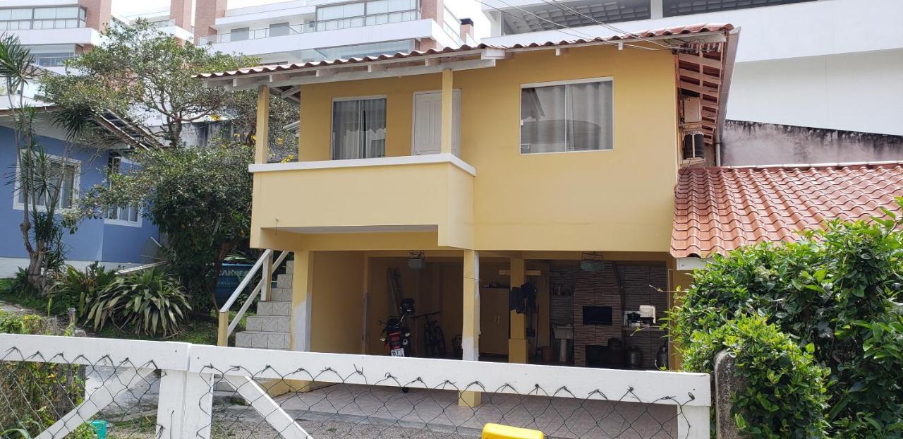 Casa De 2 Quartos No Centro De บอมบินญัส ภายนอก รูปภาพ