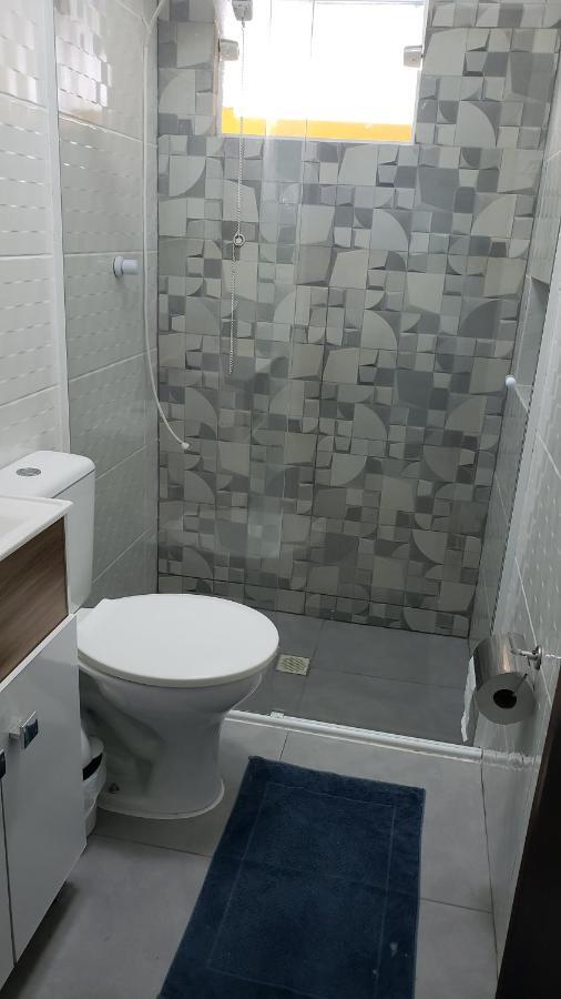 Casa De 2 Quartos No Centro De บอมบินญัส ภายนอก รูปภาพ